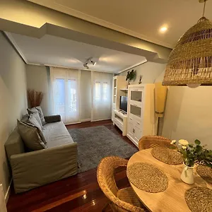  Apartamento Itsasoko Izarra, Apartamento Con Encanto En El Casco Viejo.